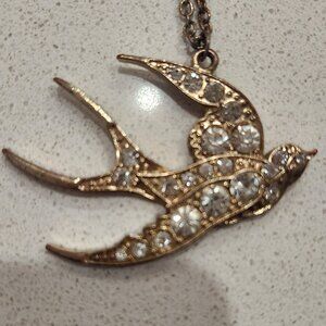 Metal and glass swallow Elegant Gold Bird Pendant Necklace